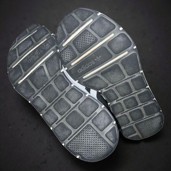 Adidas Originals Men's Swift Run X Sneaker Black White Size 5 - Picture 2 of 5